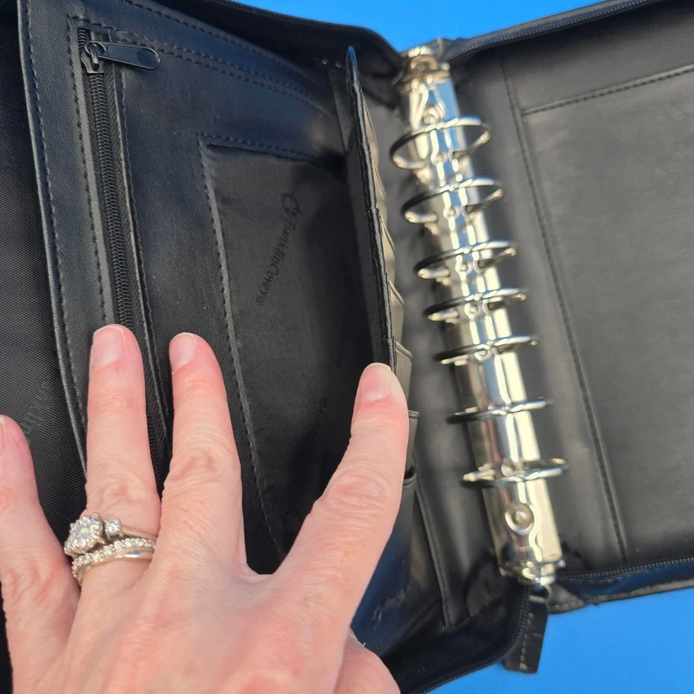 FranklinCovey Black Faux Leather‎ 7 Ring Binder Planner Zip Portfolio Handle